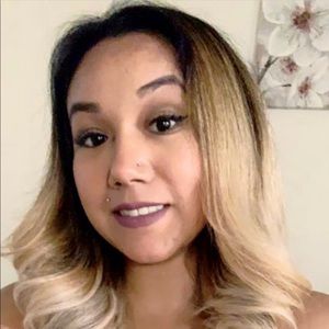 Meet your Posher, Angela